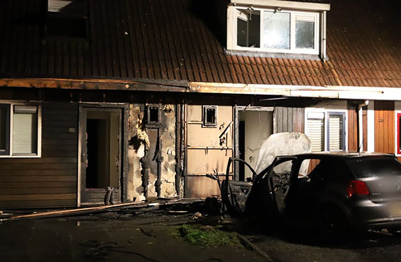 Schade aan twee woningen door autobrand in Culemborg